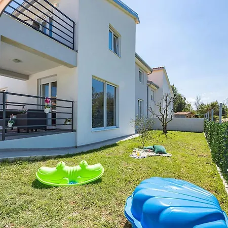 Jakov Villa *